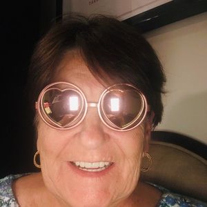 Meet your Posher, Carol